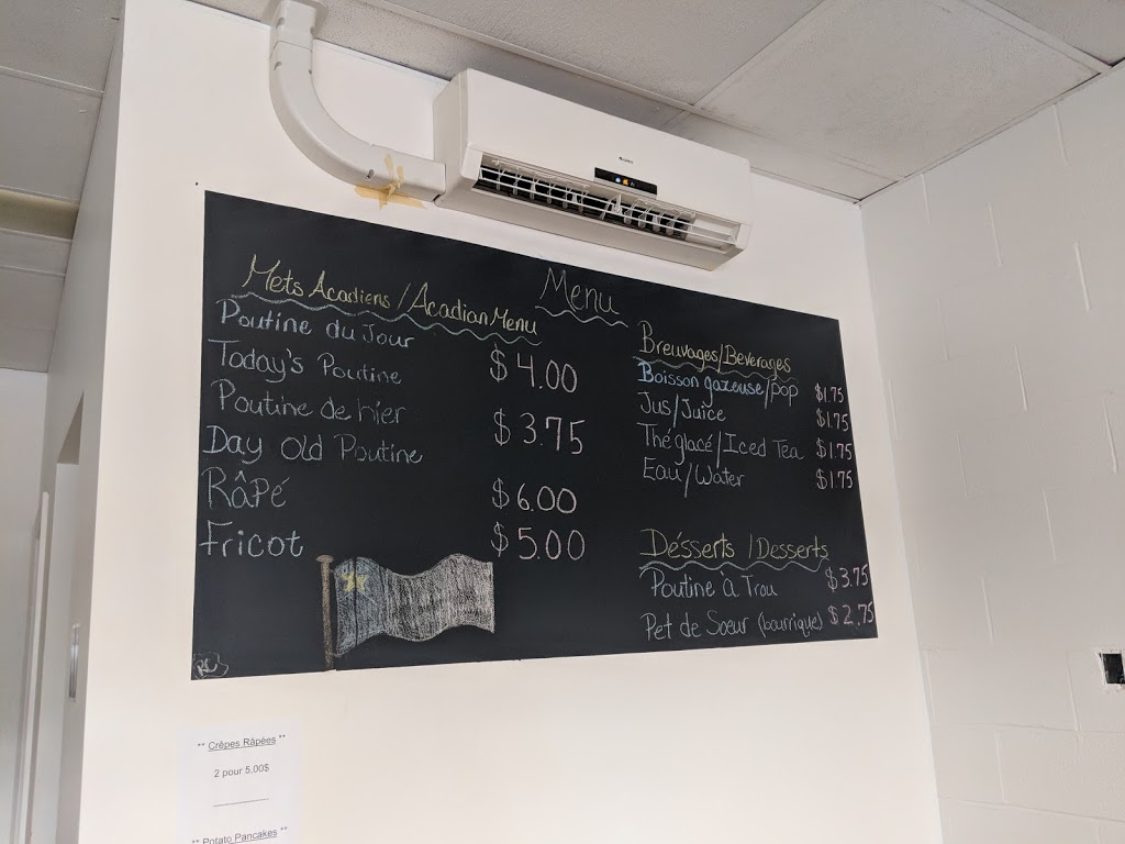Chez Memere Poutine & Rape Inc | 241 Lewisville Rd, Moncton, NB E1A 6T1, Canada | Phone: (506) 384-4343