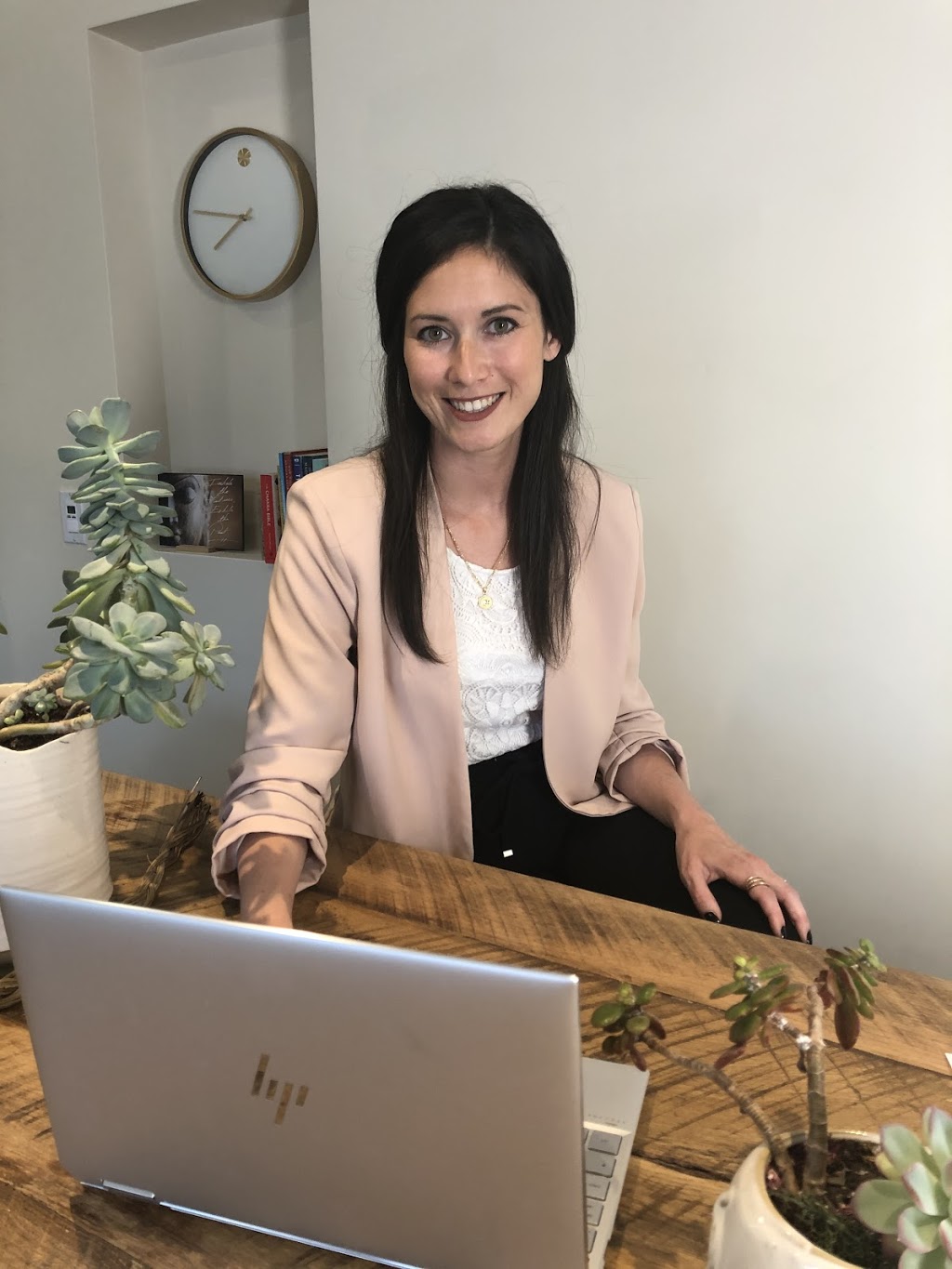 Dr Caitlin Shea | 4973 King St, Beamsville, ON L0R 1B0, Canada | Phone: (905) 246-6819
