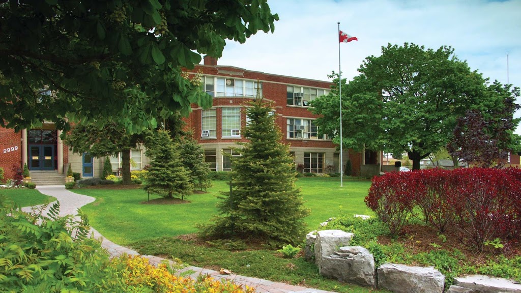 Fieldstone School | 2999 Dufferin St, North York, ON M6B 3T4, Canada | Phone: (416) 487-7381