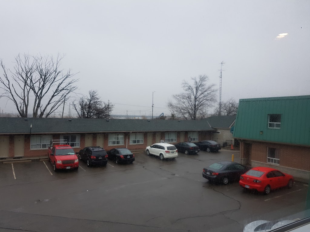 Pinecrest Motel | 2641 Hwy 7, Concord, ON L4K 1V8, Canada | Phone: (905) 669-1928