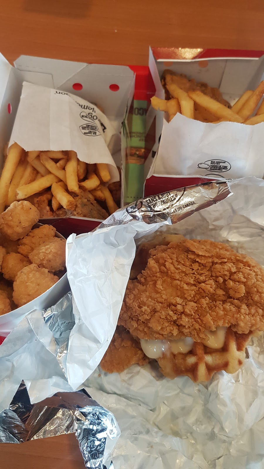 KFC | 1070 Major Mackenzie Dr E, Richmond Hill, ON L4S 1P3, Canada | Phone: (905) 884-3444