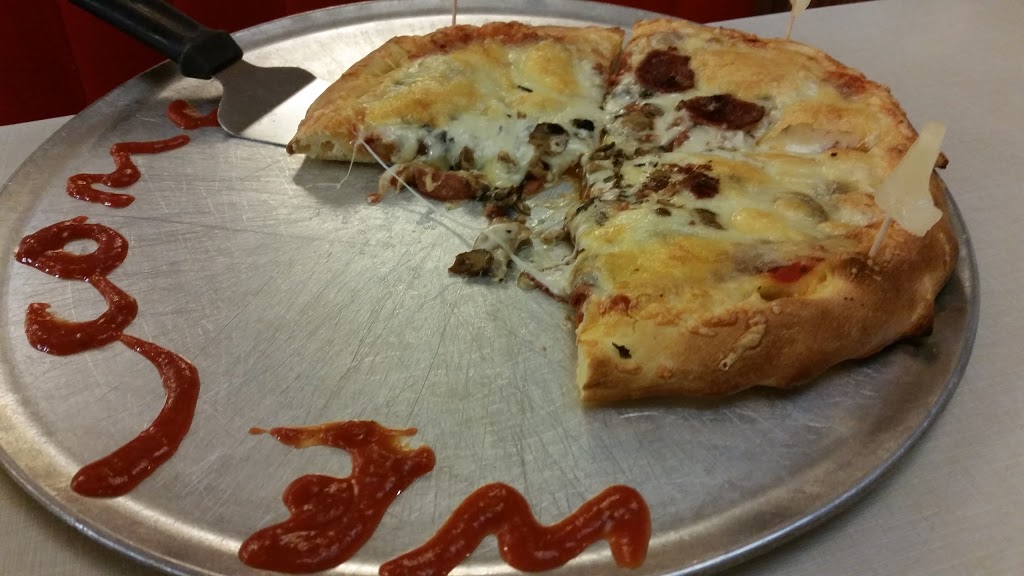 Louis Pizza | 181 McArthur Ave, Vanier, ON K1L 6P9, Canada | Phone: (613) 741-0724
