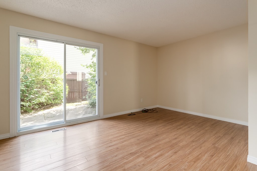 Cavell Ridge Townhomes | 1 Hyndman Cres NW, Edmonton, AB T5A 4X6, Canada | Phone: (855) 247-1492