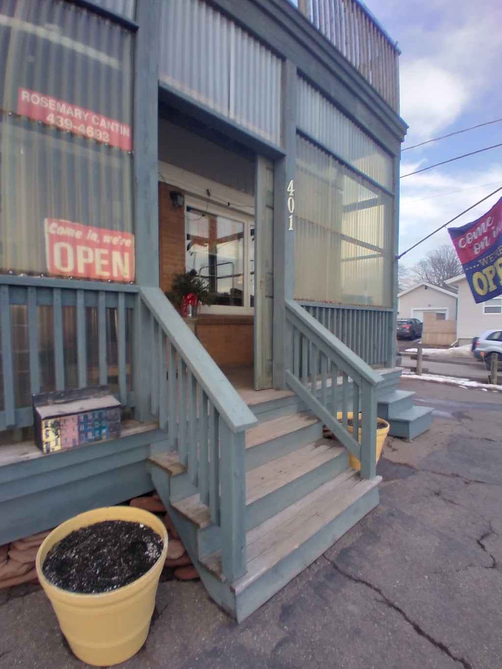 Rose Cottage Antiques and Gifts | 401 Water St, Summerside, PE C1N 1C8, Canada | Phone: (902) 724-3399