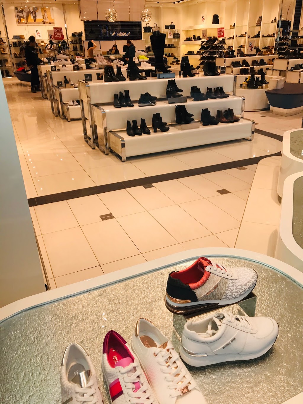 Browns | 300 Borough Dr, Scarborough, ON M1P 4P5, Canada | Phone: (416) 290-5158