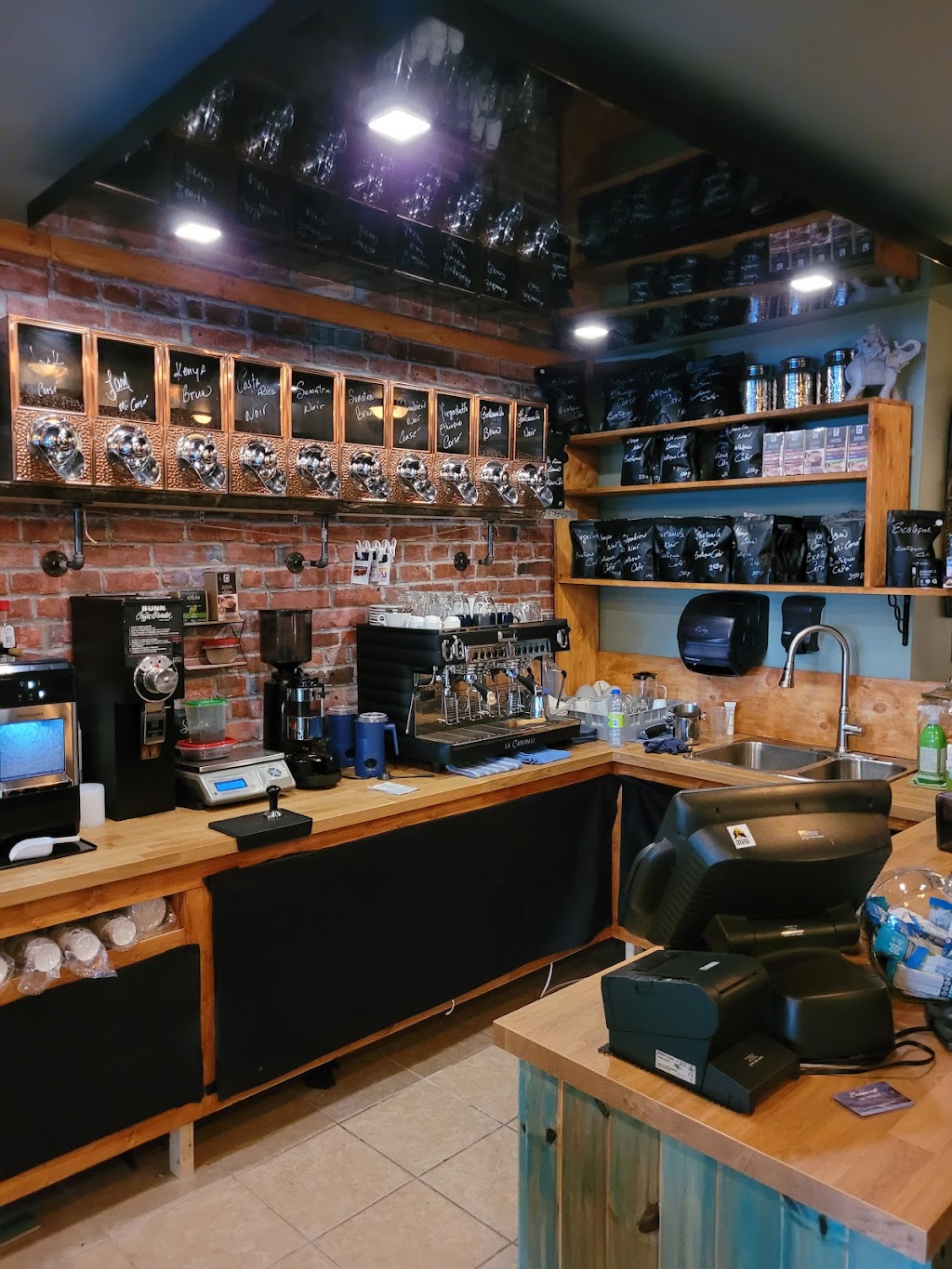 Exotique café | 39 Rue Alphonse-Desjardins, Salaberry-de-Valleyfield, QC J6S 2M2, Canada | Phone: (450) 747-1475