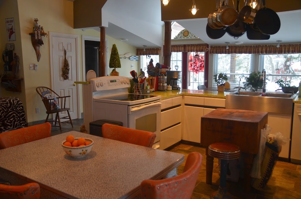 Days at the lake B&B Retreat | 1401 Muskoka District Road 169, Gravenhurst, ON P1P 1R2, Canada | Phone: (416) 220-3399