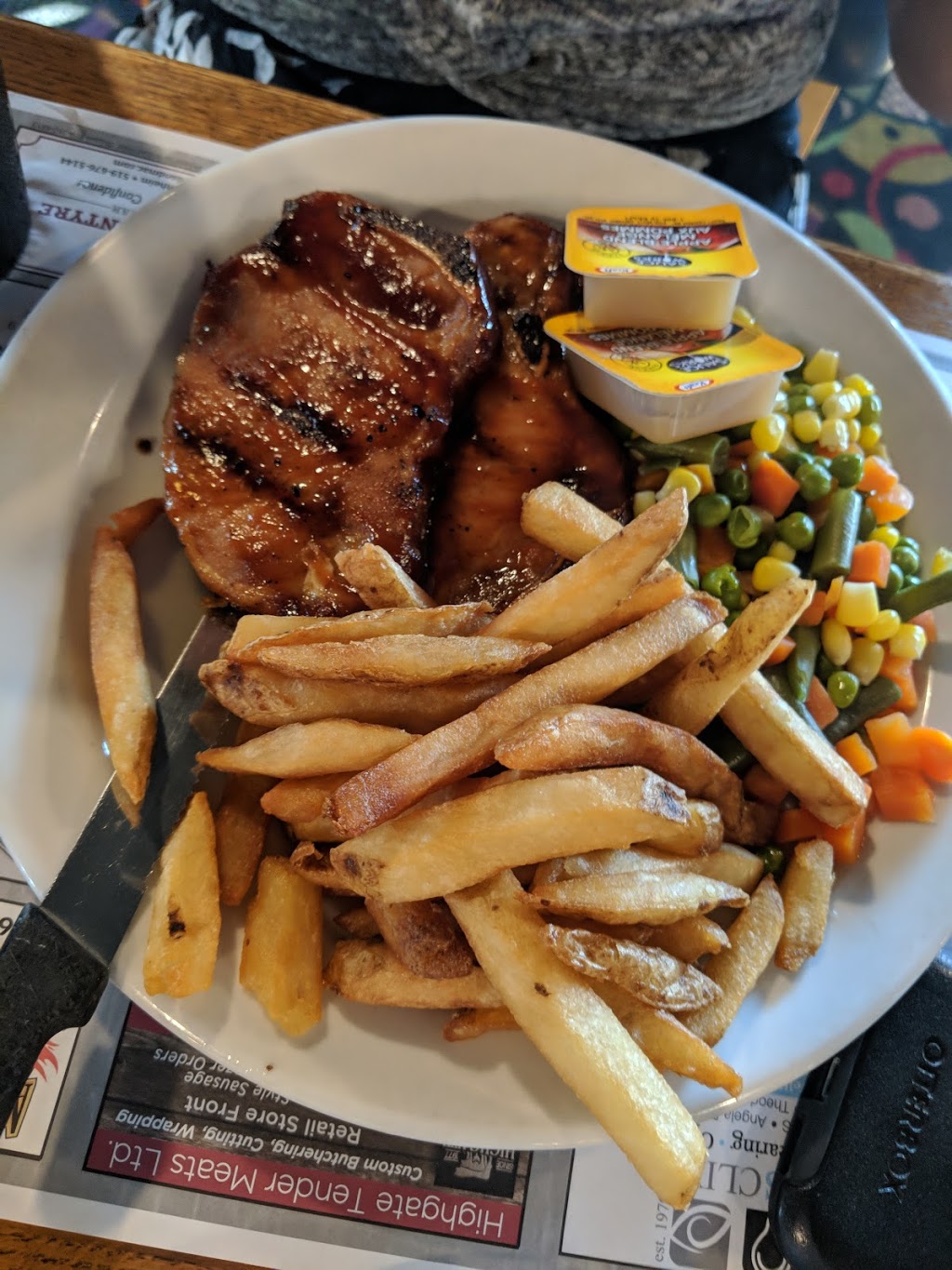 Yecks Smokehouse Grill | 20137 Erie St S, Ridgetown, ON N0P 2C0, Canada | Phone: (519) 674-1100