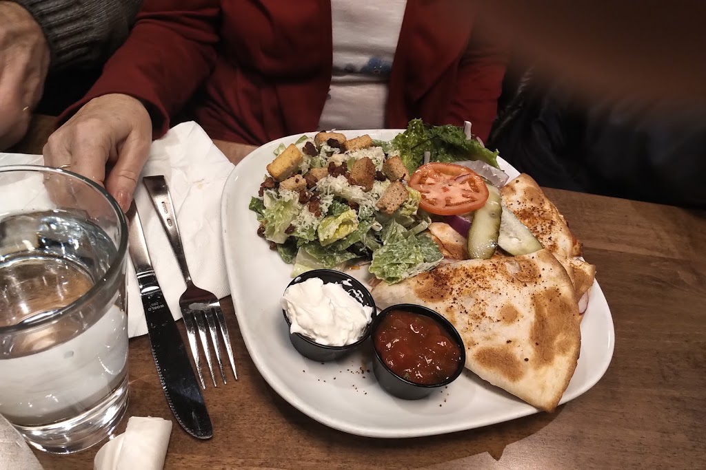 Boston Pizza | 4820 60th St, Ponoka, AB T4J 1K2, Canada | Phone: (403) 783-6600