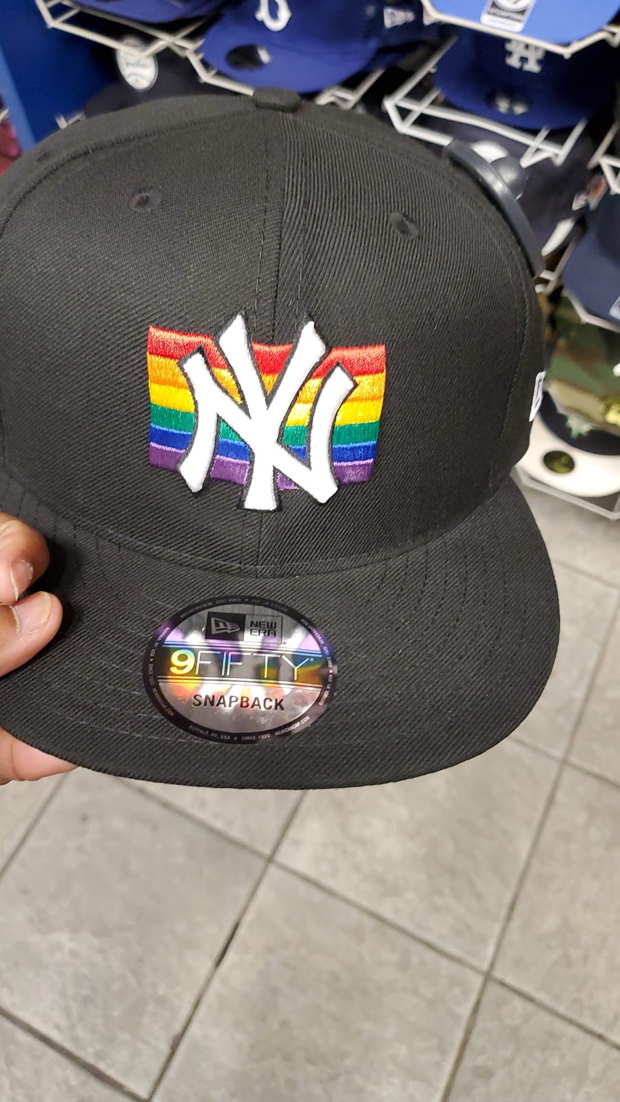 Lids | 1924 Military Rd, Niagara Falls, NY 14304, USA | Phone: (716) 297-4301