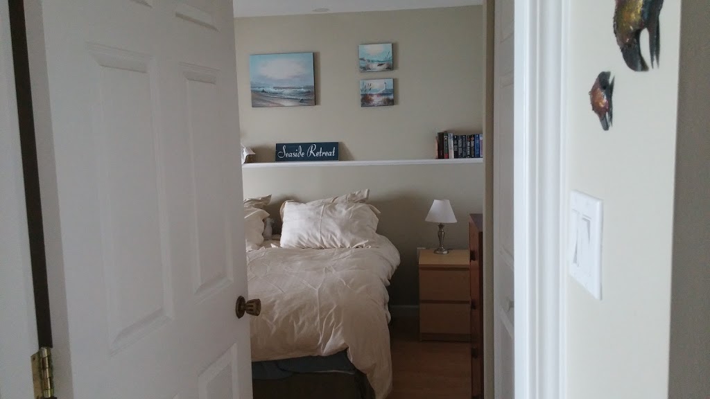 Inlet Beach House B&B | 10830 Madrona Dr, North Saanich, BC V8L 5P1, Canada | Phone: (250) 656-3239