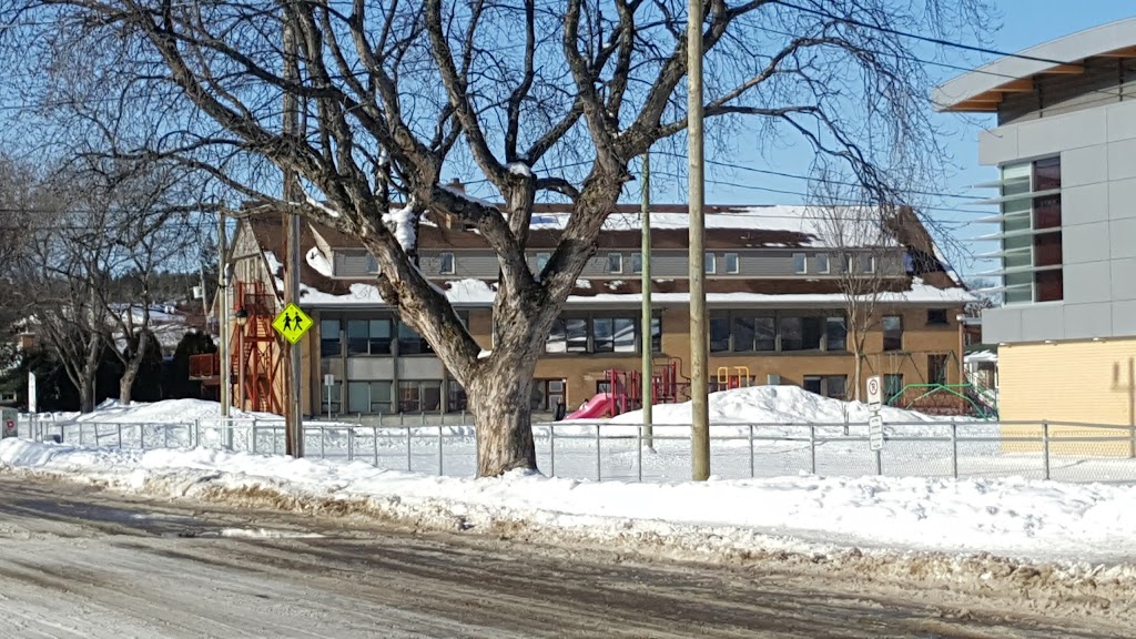 St. Isidore Elementary School | 97 Rue Arthur Hamel, Chicoutimi, QC G7H 3M9, Canada | Phone: (418) 698-5148