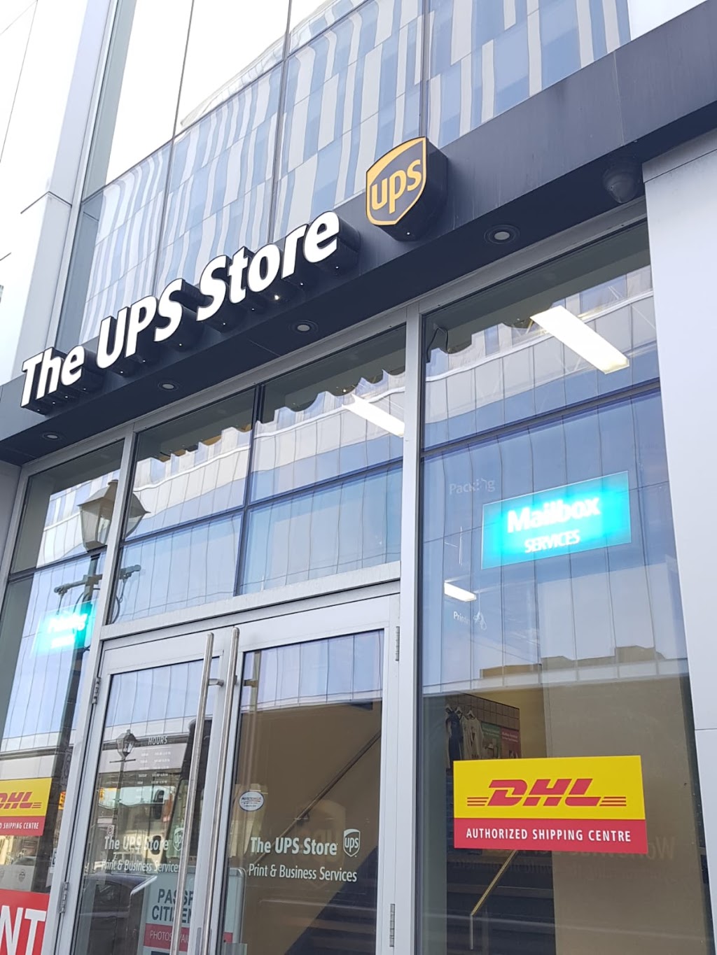 DHL International Shipping Services | 6 George St S #3, Brampton, ON L6Y 1P1, Canada | Phone: (905) 230-8444
