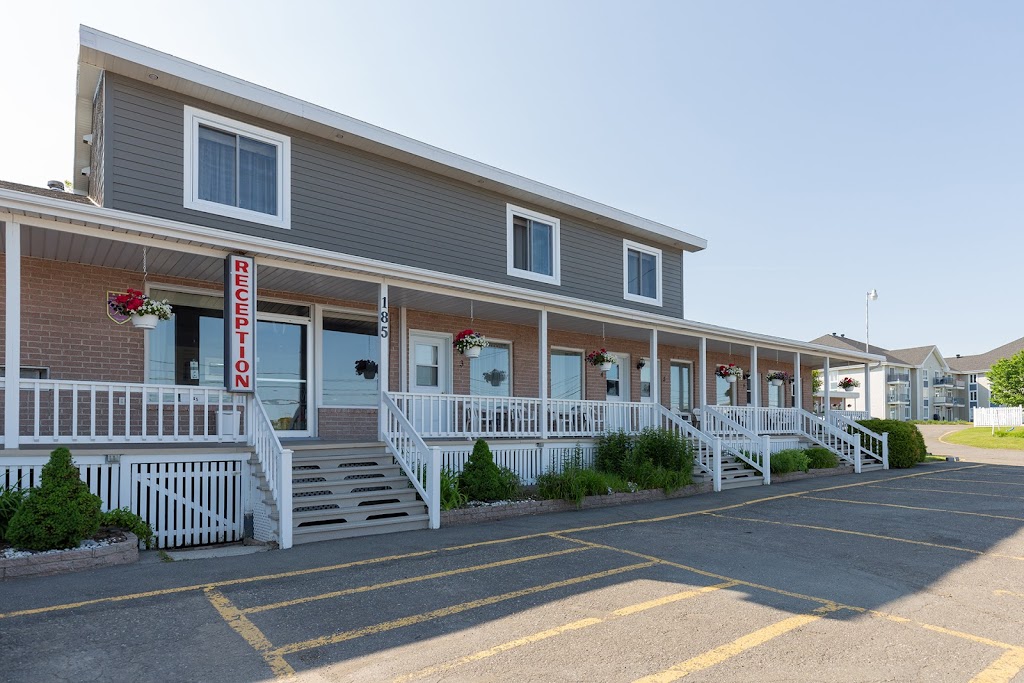 Motel Au Vieux Piloteux | 185 Rue Fraser, Rivière-du-Loup, QC G5R 1E2, Canada | Phone: (418) 867-2635