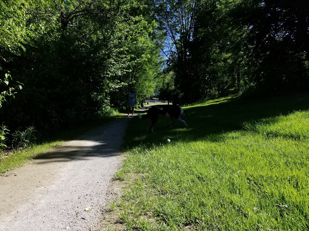 Quaker Common | Quaker Village Dr, Uxbridge, ON L9P 1A6, Canada