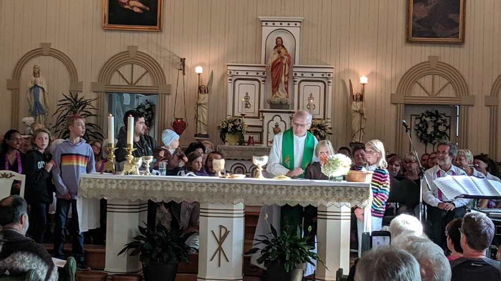 Église Saint-Adolphe-dHoward | 1845 Chemin du Village, Saint-Adolphe-dHoward, QC J0T 2B0, Canada | Phone: (819) 327-2711