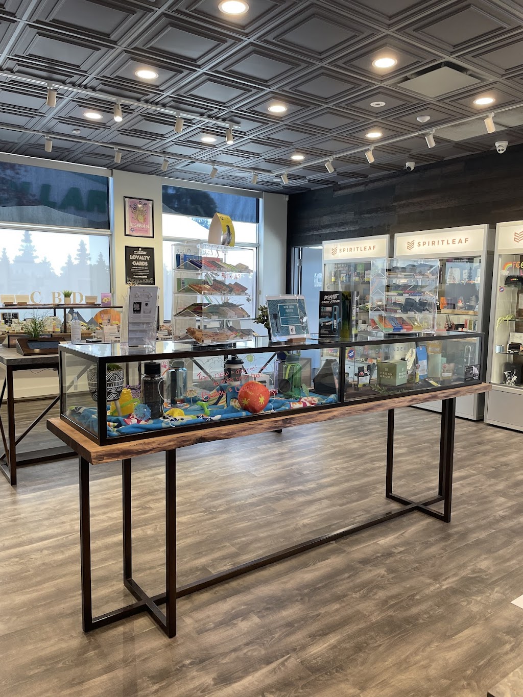 Spiritleaf | Crossroads | Cannabis Store | 529 W Hunt Club Rd, Nepean, ON K2G 5W5, Canada | Phone: (613) 519-9333