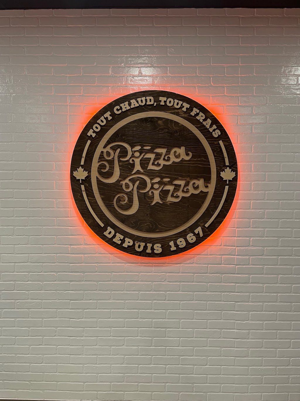 Pizza Pizza | 910 Bd des Seigneurs, Terrebonne, QC J6W 1V1, Canada | Phone: (514) 737-1111
