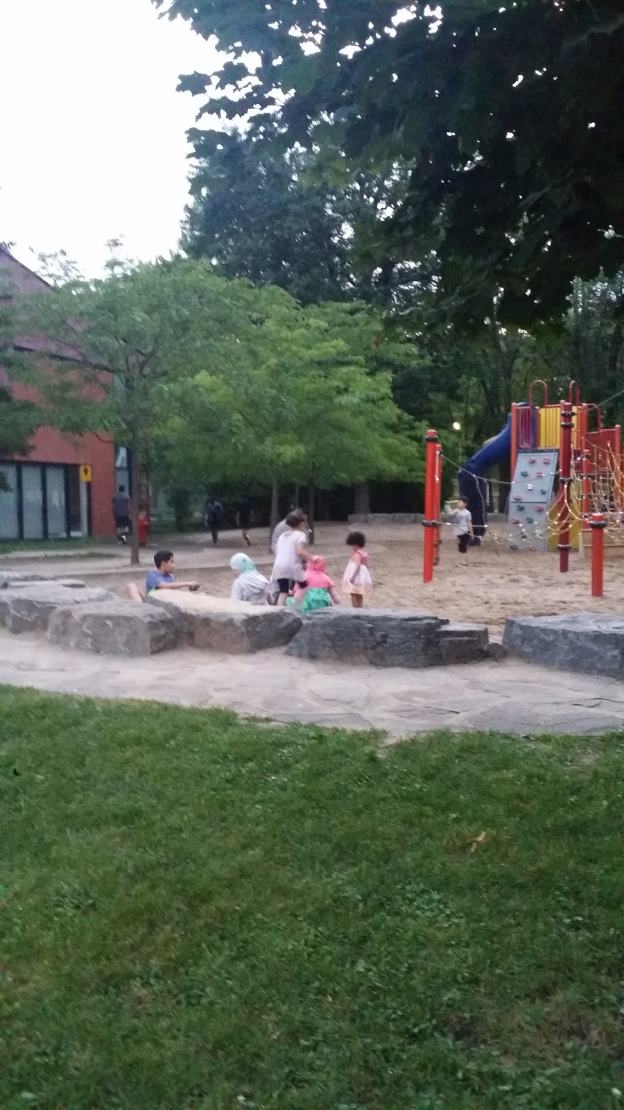 Elgar Piscines Extérieures | 260 Rue Elgar, Verdun, QC H3E 1C9, Canada | Phone: (514) 765-7232