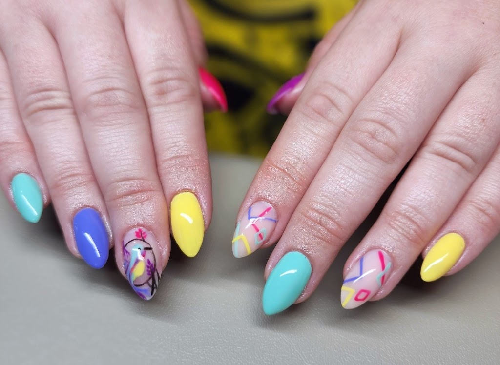 Ongles Gel Julie | 1346 De La Jeunesse, Plessisville, QC G6L 0K9, Canada | Phone: (873) 665-9147