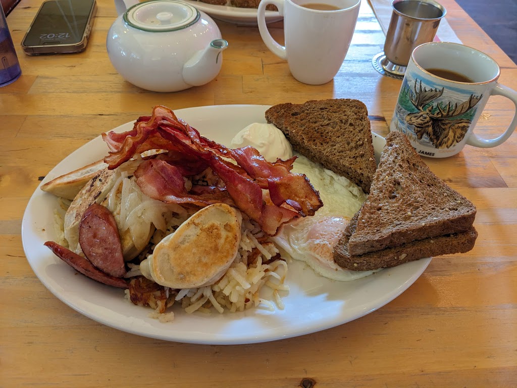 Magpies Diner | 6762 Cranberry St, Powell River, BC V8A 3Z3, Canada | Phone: (604) 483-9114