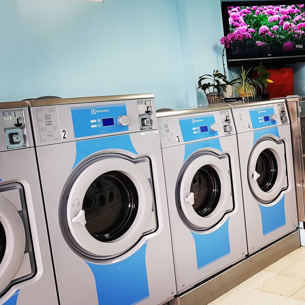 Black and white Laundry | Coin laundry, 3148 Kingston Rd Unit 3, Scarborough, ON M1M 1P4, Canada | Phone: (647) 717-2873
