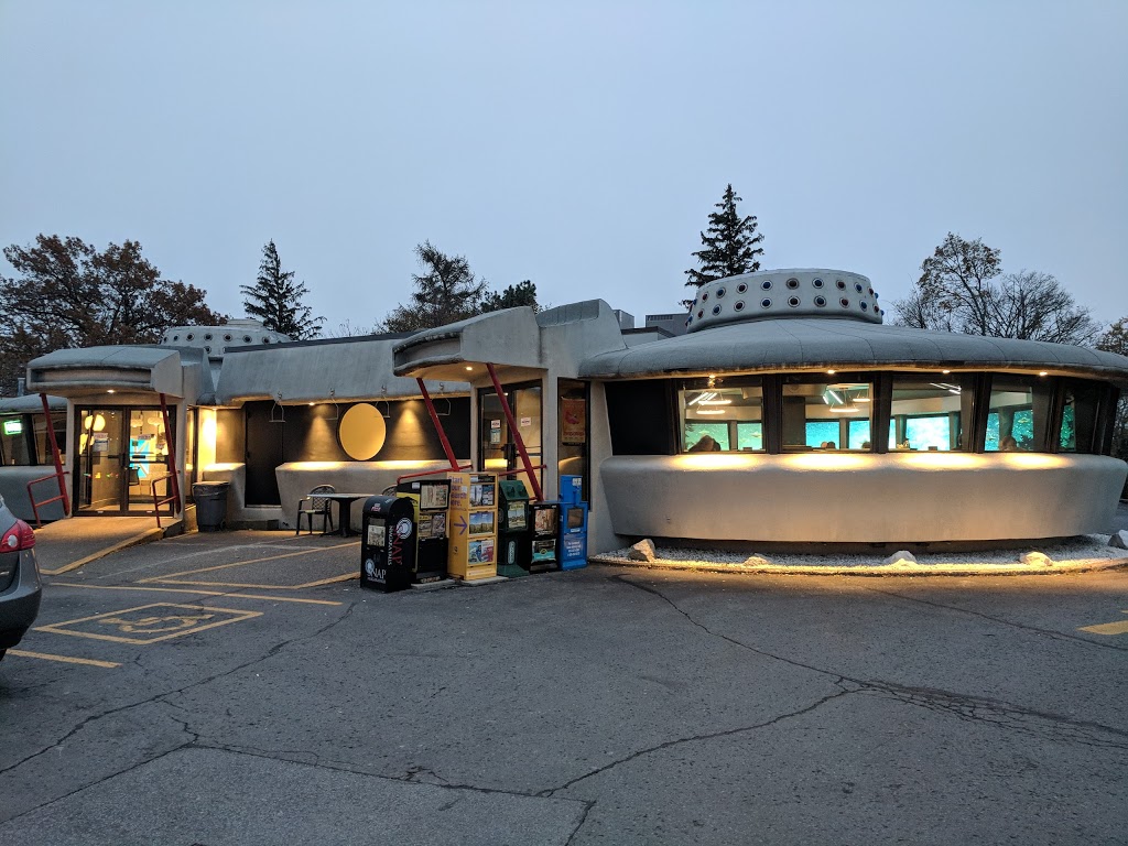 Flying Saucer Restaurant | 6768 Lundys Ln, Niagara Falls, ON L2G 1V5, Canada | Phone: (905) 356-4553