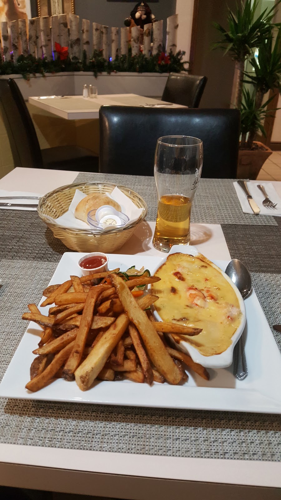 Makeba Restaurant | 9600 Rue Main #4E6, Aldouane, NB E4W 5K4, Canada | Phone: (506) 523-4114