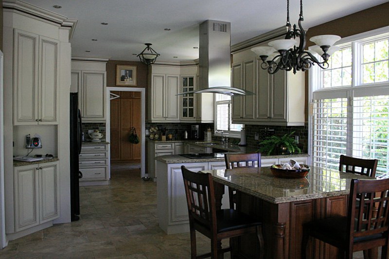 Comlpete Kitchens | 4780 Westney Rd N, Claremont, ON L1Y 1A2, Canada | Phone: (905) 646-3131