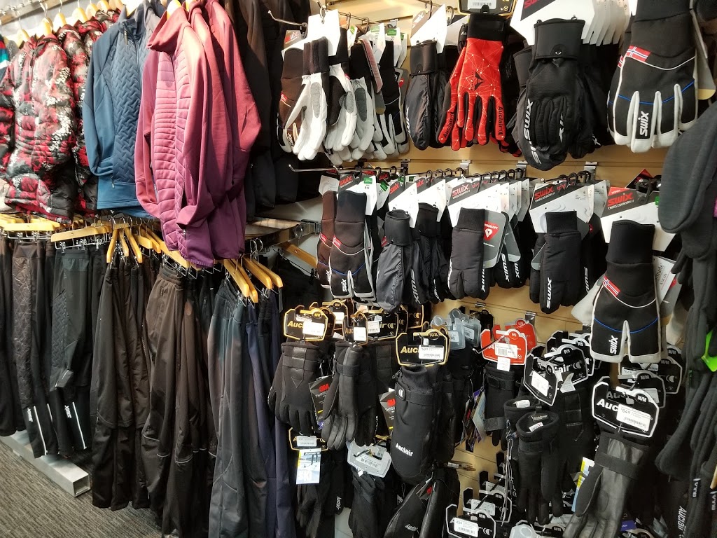Sports Alpins | 157 Rang Saint Julien, Saint-Ferréol-les-Neiges, QC G0A 3R0, Canada | Phone: (418) 826-3153