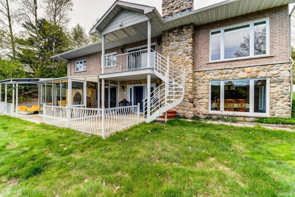 Chalet sur Lac Pontbriand | 6136 Avenue de lHorizon, Rawdon, QC J0K 1S0, Canada | Phone: (514) 839-3102