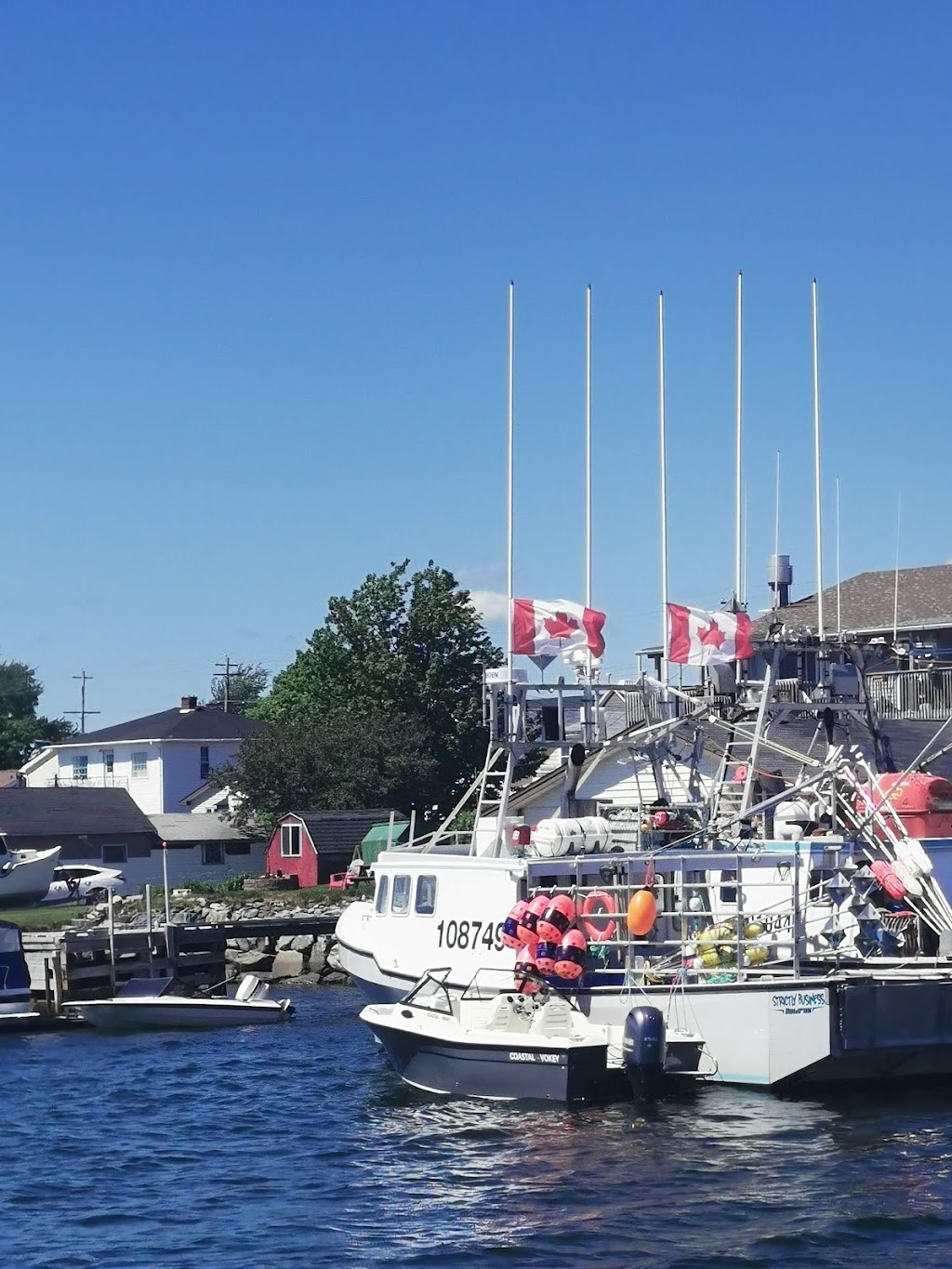 Dockside donuts | 99 Government Wharf Rd Trlr 1, Eastern Passage, NS B3G 1M4, Canada | Phone: (902) 217-7112