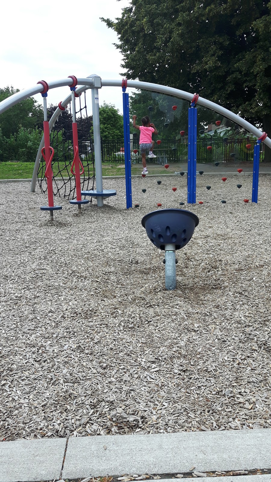 North Oshawa Park | 1139 Mary St N, Oshawa, ON L1G 5G9, Canada | Phone: (905) 436-3311