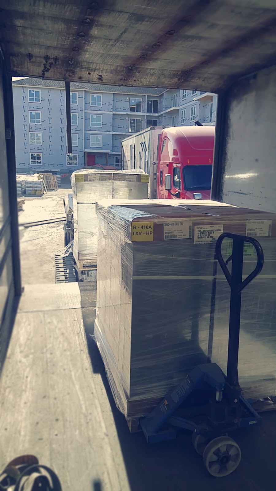 Brisas Transport Inc. - Winnipeg Freight Courier | 2061 Logan Avenue​ #5, Winnipeg, MB R2R 0J1, Canada | Phone: (204) 806-2644