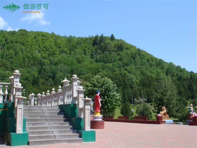 大叢林三寶山 | 690 Chemin de la Rivière Rouge, Harrington, QC J8G 2S7, Canada | Phone: (819) 687-2183