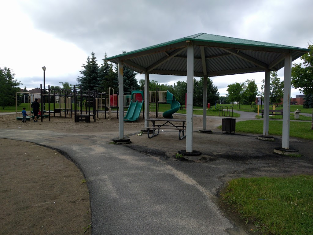 Winterwood Park | 1844 Johnston Rd, Ottawa, ON K1T 3J6, Canada | Phone: (613) 580-2400