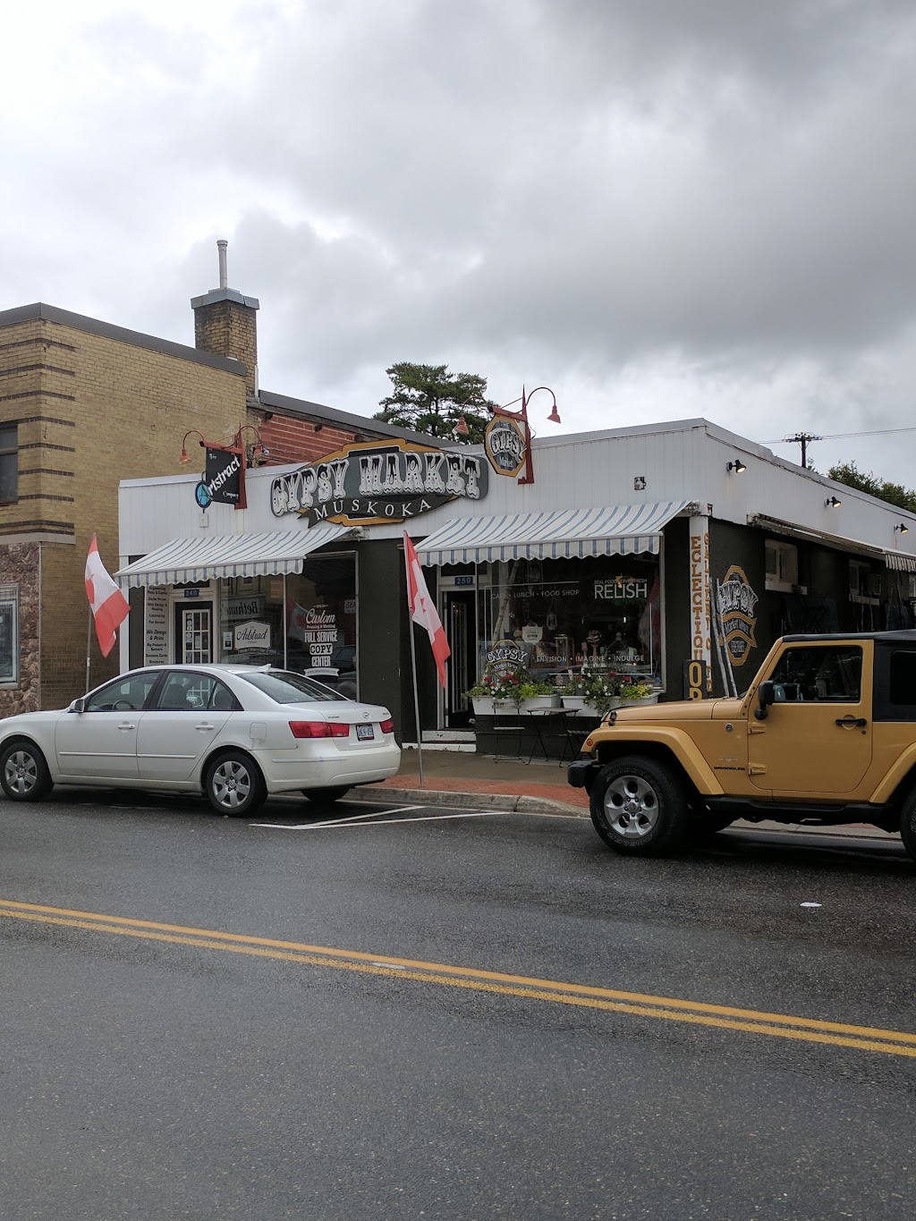 The Gypsy Market Mews | 908 Bay St, Gravenhurst, ON P1P 1Z9, Canada | Phone: (705) 394-6397