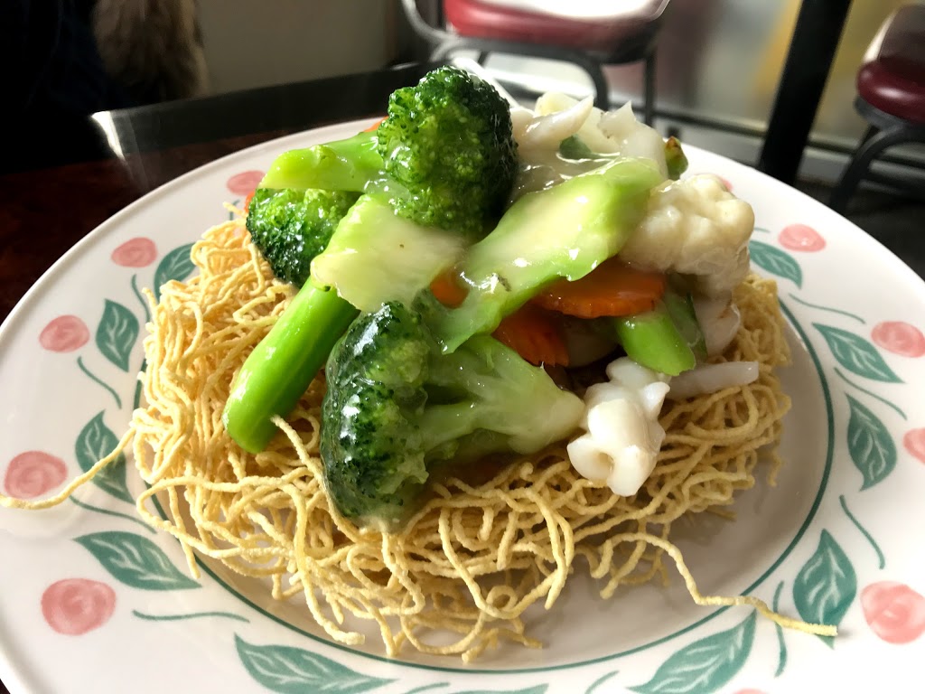 Huongs Vietnamese Bistro | 359 Booth St, Ottawa, ON K1R 7K1, Canada | Phone: (613) 237-8755