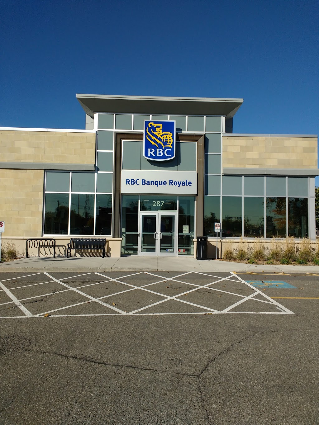 RBC Royal Bank | 287 Montée des Pionniers, Terrebonne, QC J6V 1H4, Canada | Phone: (450) 582-7783