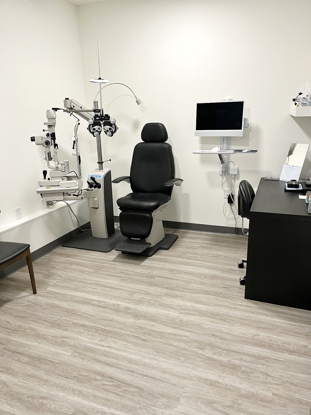Clarity Vision | 10 Cedar Dr Unit C 2, Niverville, MB R0A 1E0, Canada | Phone: (204) 540-0250