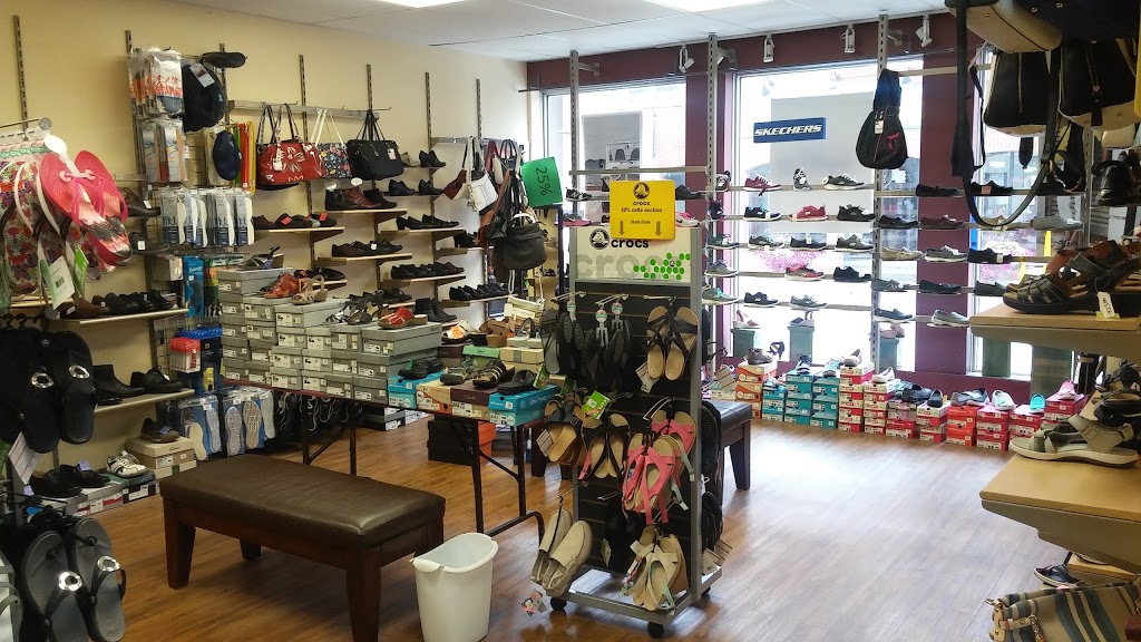 Langlais Sports Ecotone | 38 Rue Main O, Coaticook, QC J1A 1P2, Canada | Phone: (819) 849-6111