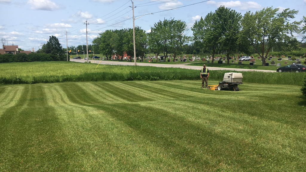Greenlawn Experience | 7414 Dawn Tara Dr, Greely, ON K4P 1P4, Canada | Phone: (613) 884-3809