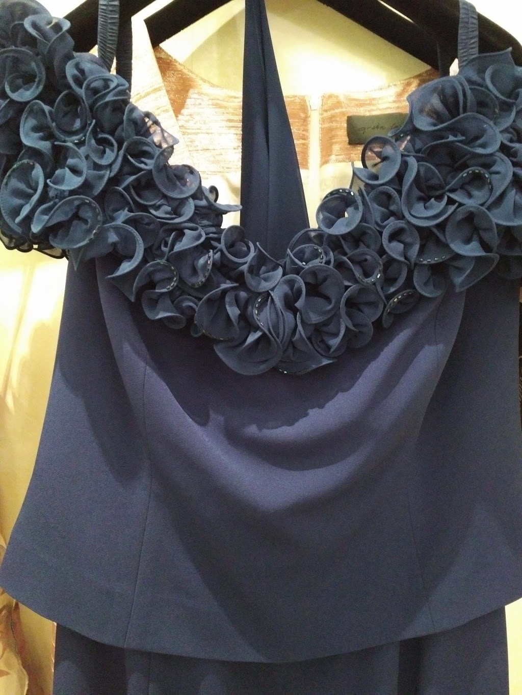 By Tocca | 342 Lakeshore Rd E, Oakville, ON L6J 1J6, Canada | Phone: (905) 338-7500