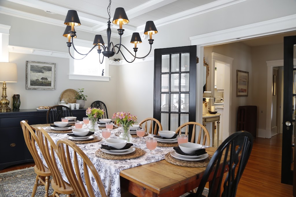 The Strat Guest House | 149 Front St, Stratford, ON N5A 4H5, Canada | Phone: (416) 970-6987