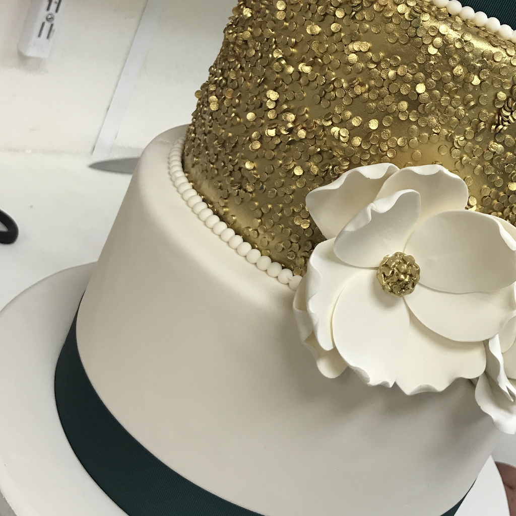 Cakes Sweets & Treats | 1600 Kerns Rd #3, Burlington, ON L7P 3G9, Canada | Phone: (905) 331-0505