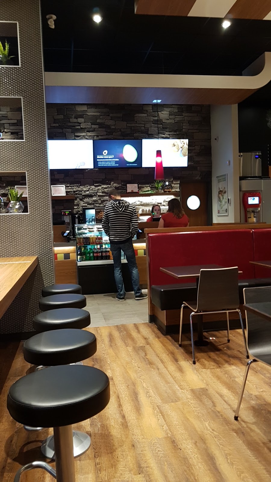 Benny&Co | 230 Boulevard Saint-Jean-Baptiste, Mercier, QC J6R 2B6, Canada | Phone: (450) 977-9444