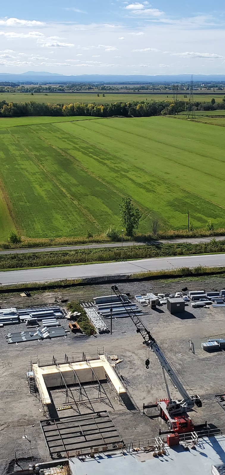 Grues JM Francoeur | 6010 Rue Notre-Dame Est, Montréal, QC H1N 0E1, Canada | Phone: (514) 747-5700
