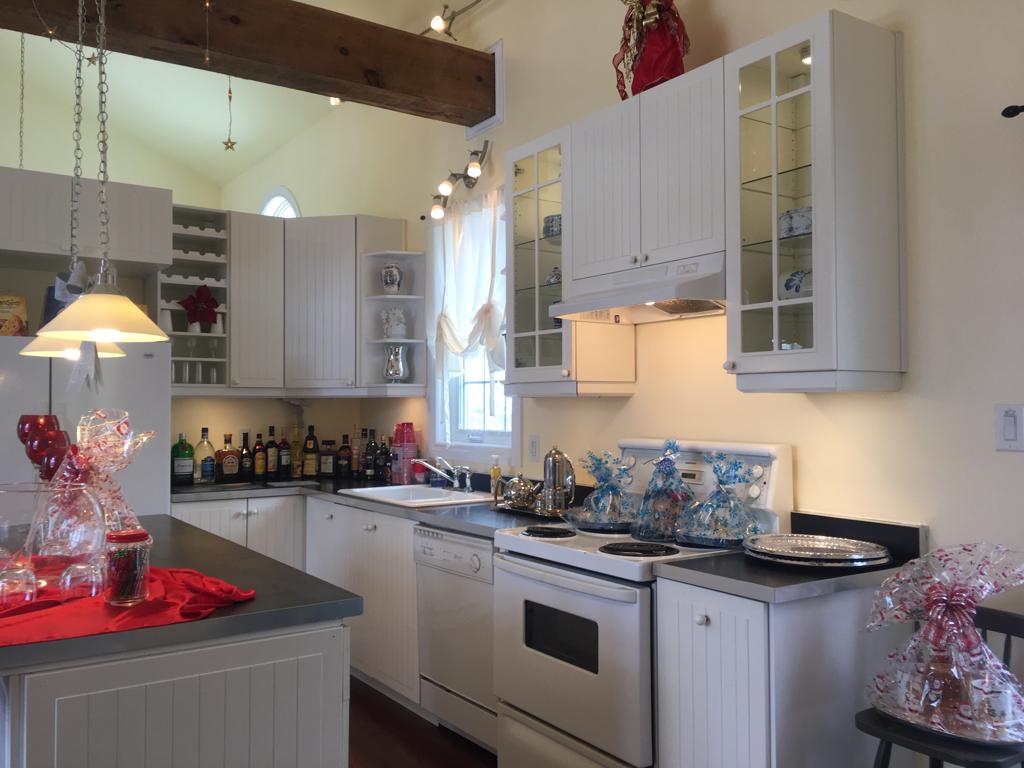 Innisfil Executive accommodation | 1959 St Johns Rd, Innisfil, ON L9S 1T5, Canada | Phone: (905) 717-3699