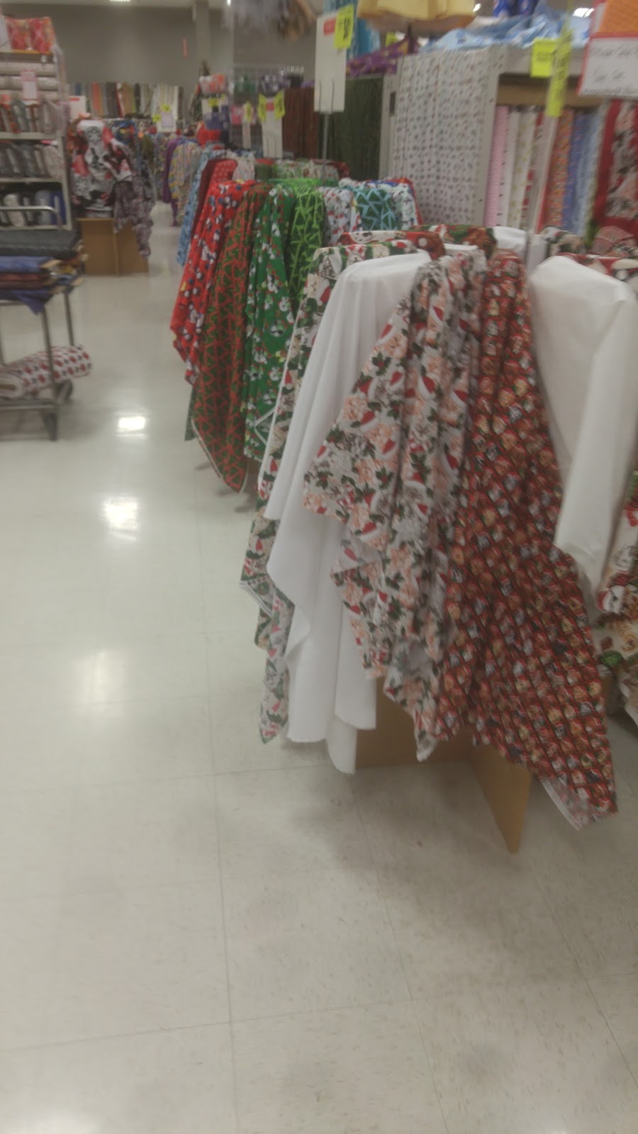 Fabricland | 14887 108 Ave, Surrey, BC V3R 1W2, Canada | Phone: (604) 930-9750