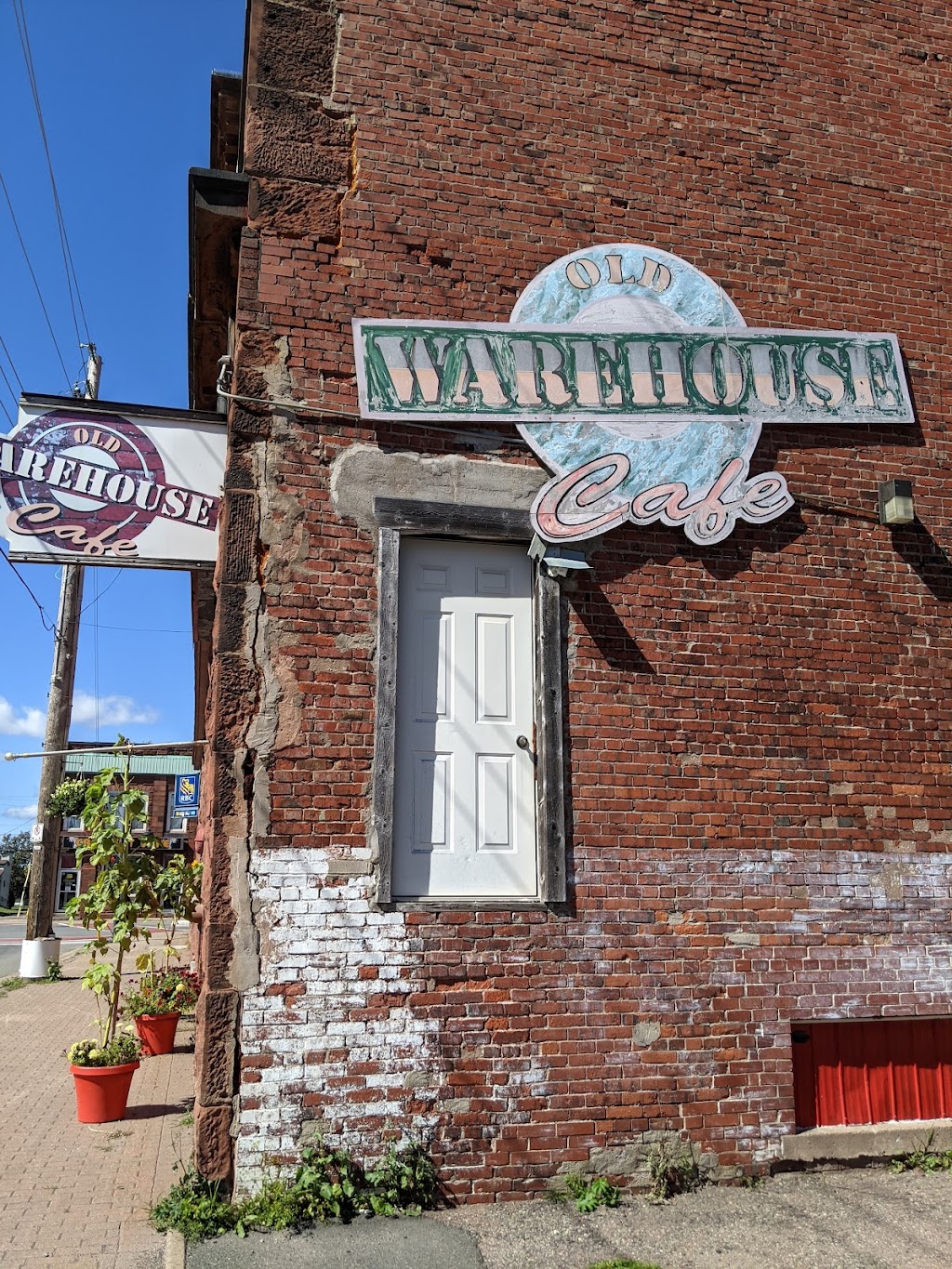 Old Warehouse Restaurant & Lounge | 4 Havelock St, Amherst, NS B4H 3J7, Canada | Phone: (902) 667-1160